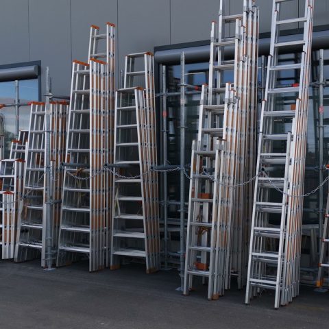 Leitern mieten beim Bauprofi Wolf Baumaschinen