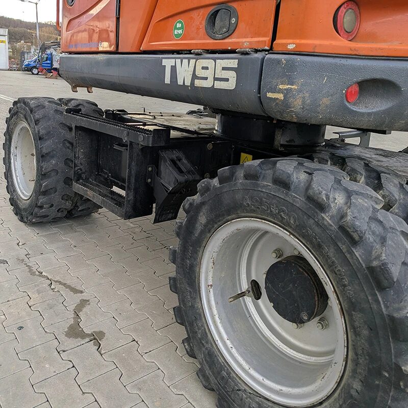 Yanmar_Schaeff_TW95_05